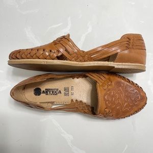 •SOLD• Authentic Mexican Huarache Women’s Flat- like New - Leather